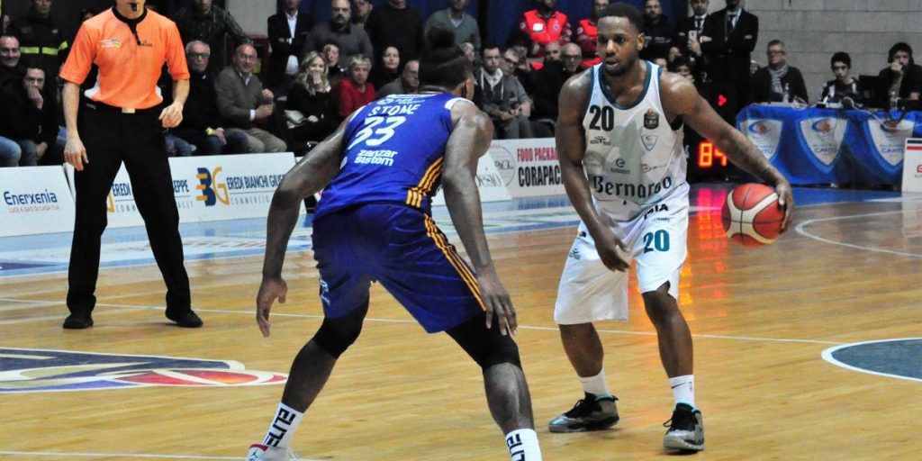 Cantù, stop casalingo. Brindisi vince dopo un tempo supplementare