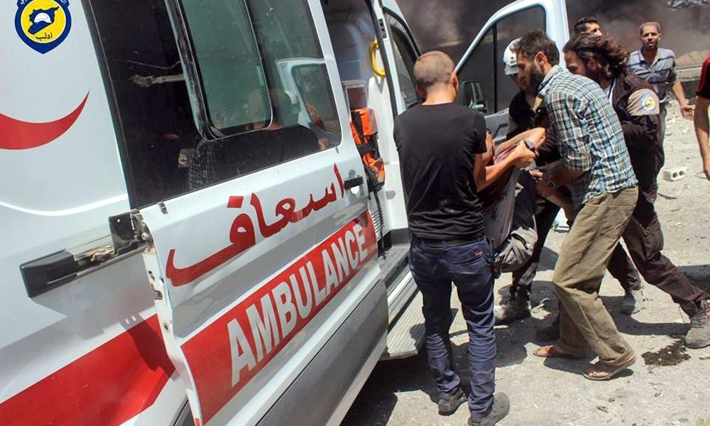 Raid su via shopping a Idlib, 10 morti