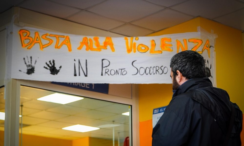 Rapina Napoli: solidarietà in ospedale