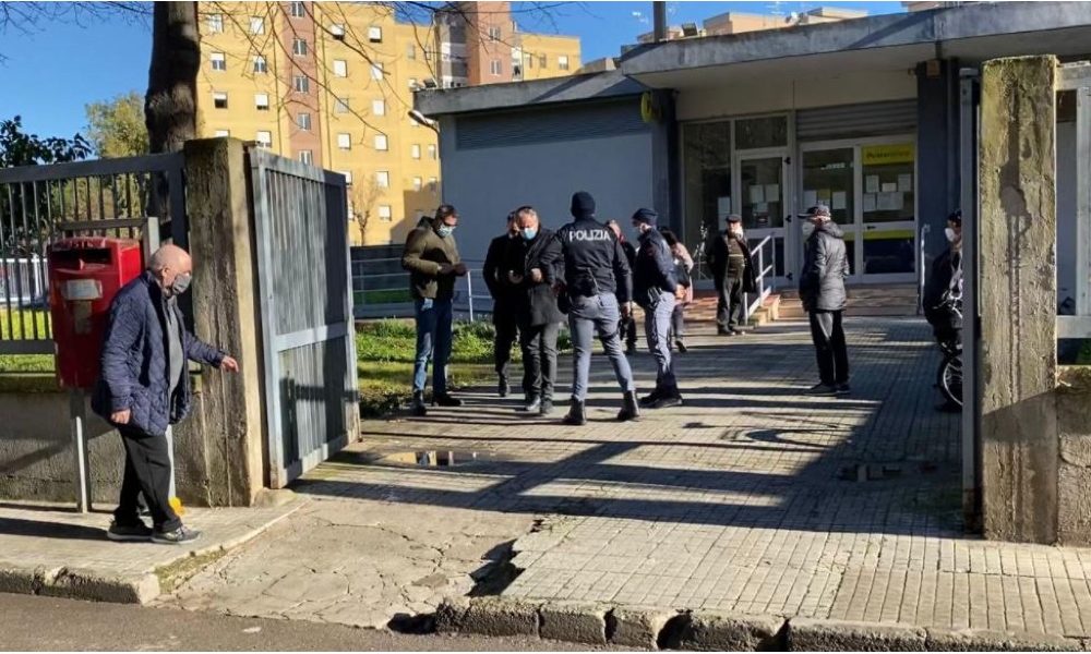Rapina a portavalori con 100mila euro pensioni a Brindisi