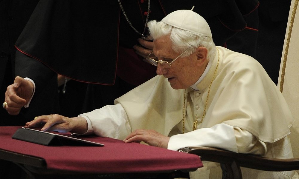 Ratzinger:giallo su libro,Sarah conferma
