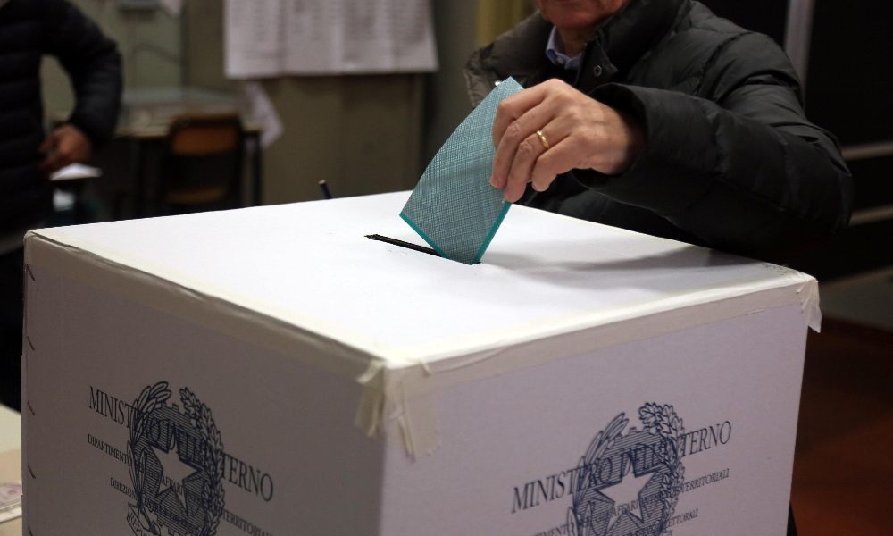Regionali: insediati i seggi elettorali
