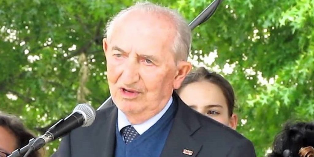 L’ultimo saluto a Renzo Pigni. «Lo immaginiamo in un luogo di pace»