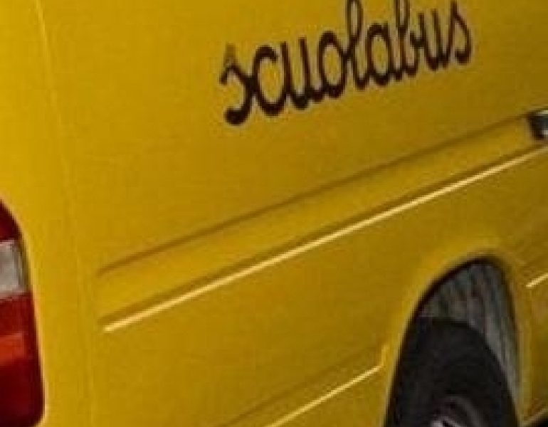 Riattivato servizio scuolabus per bimba nomade