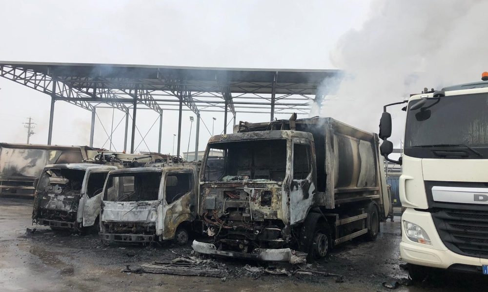 Rifiuti, in fiamme 23 mezzi nel Foggiano
