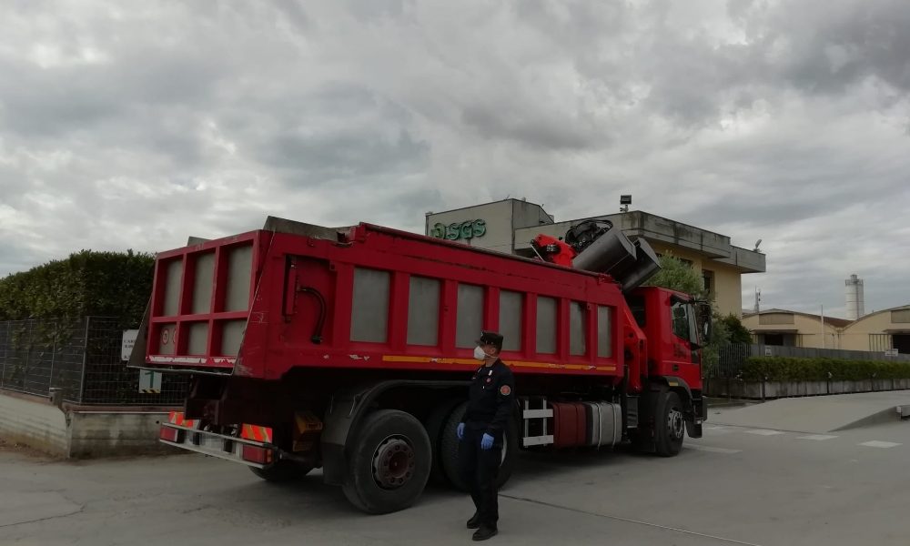 Rifiuti speciali tra granturco,4 arresti