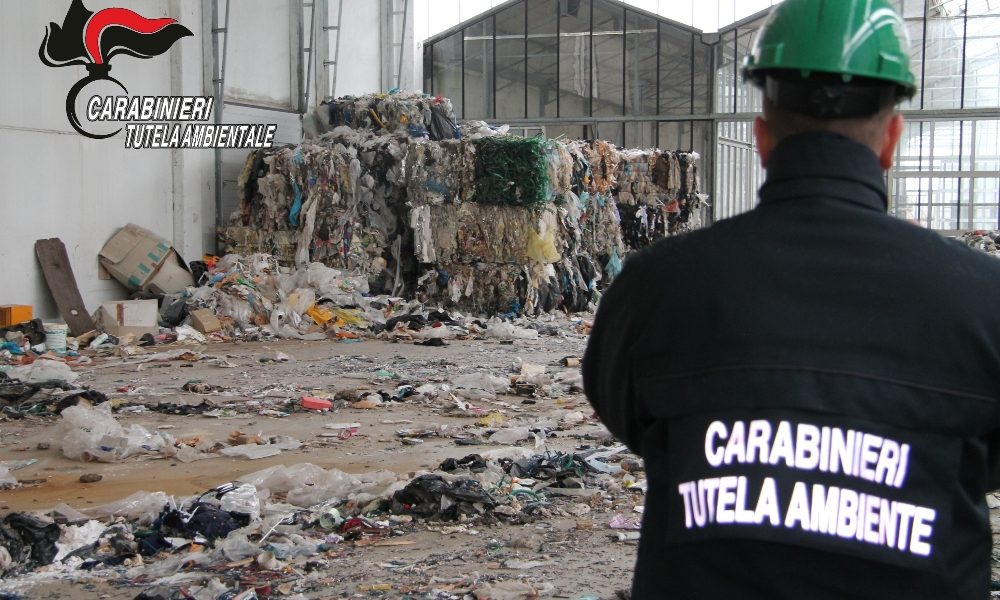 Rifiuti verso la Cina, 33 denunciati