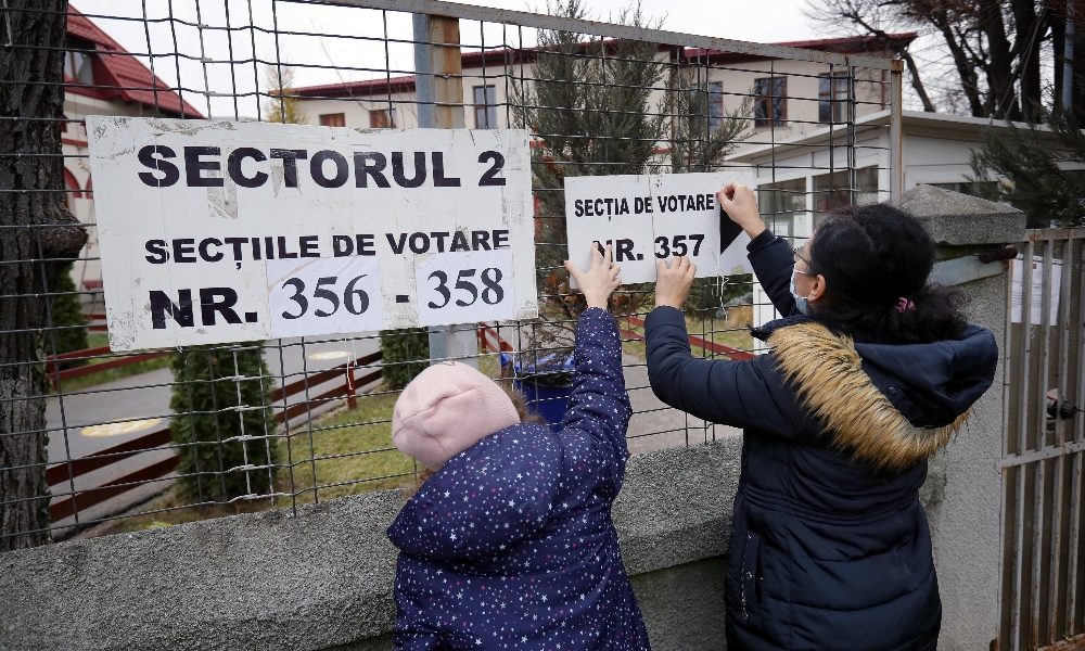 Romania: appello presidente e premier, ‘andate a votare’