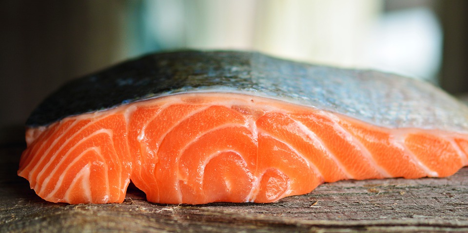 Etichette false sul salmone: conclusa l’operazione