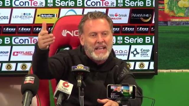 Allenatore del Como: oggi Corda incontra Pochesci