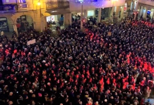 Le “Sardine” comasche domani in piazza Vittoria