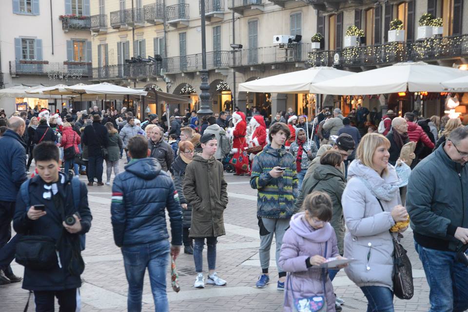 Como, taxi gratuiti per lo shopping natalizio