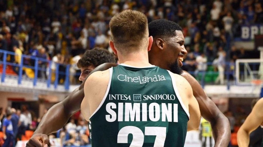 «A Brindisi una vittoria fondamentale». Pecchia commenta il successo di Cantù all’esordio in A