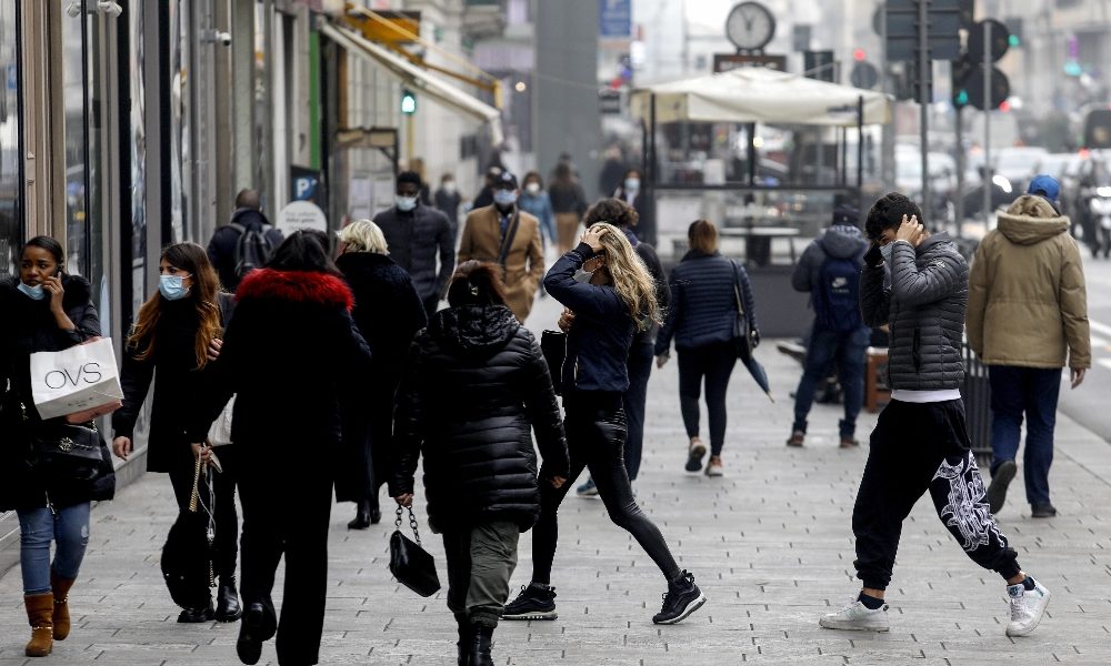 Commercianti ed estetiste, la rabbia di chi deve chiudere