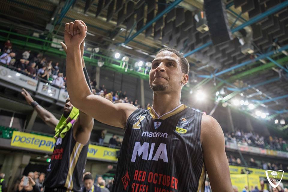 Coppa Italia, fantastica Cantù: vince il derby e va in semifinale
