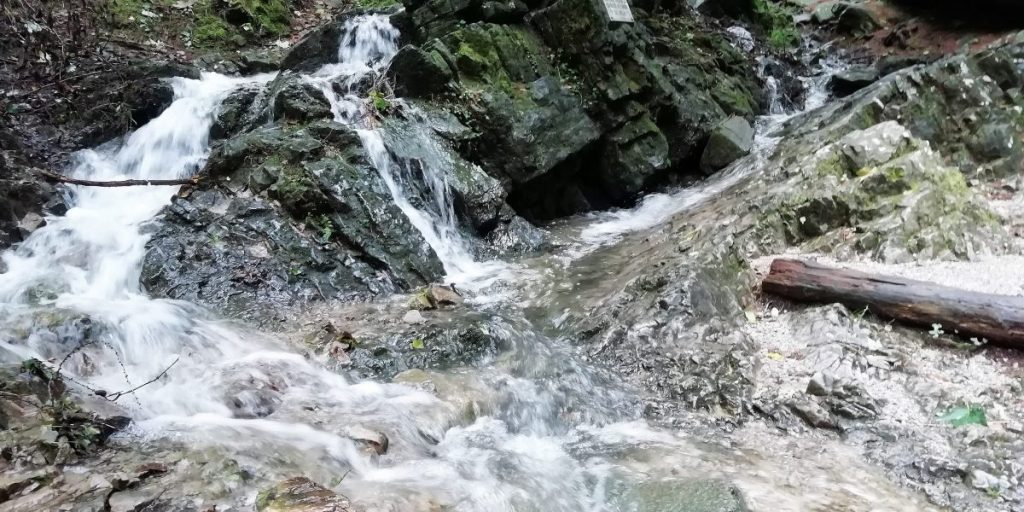 Escursione alle sorgenti di Lambro e Seveso. Le fonti fra Triangolo Lariano e Spina Verde