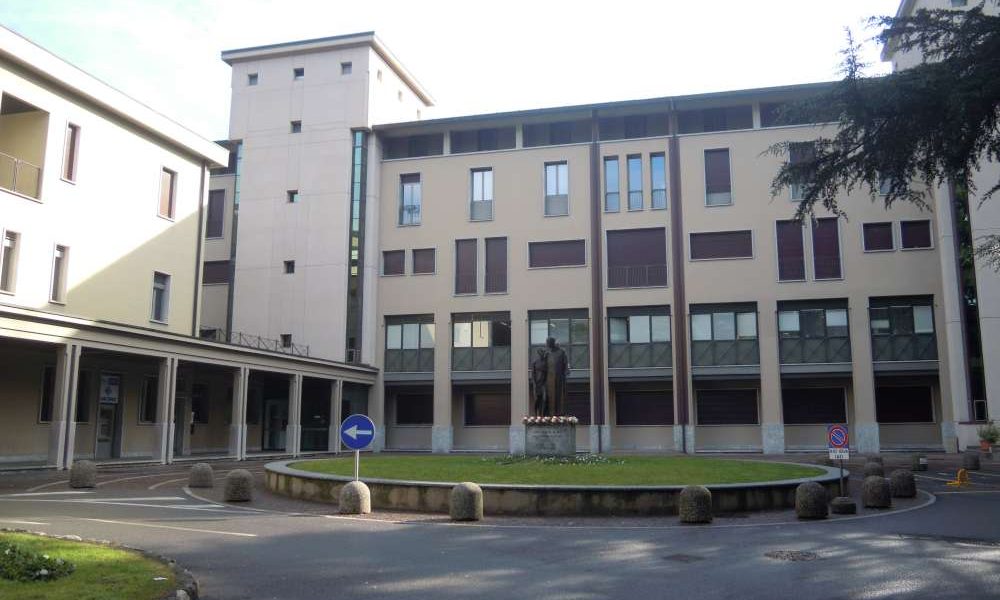 Appello dell’ospedale Fatebenefratelli di Erba: “Senza aiuto non siamo più in grado di reggere”