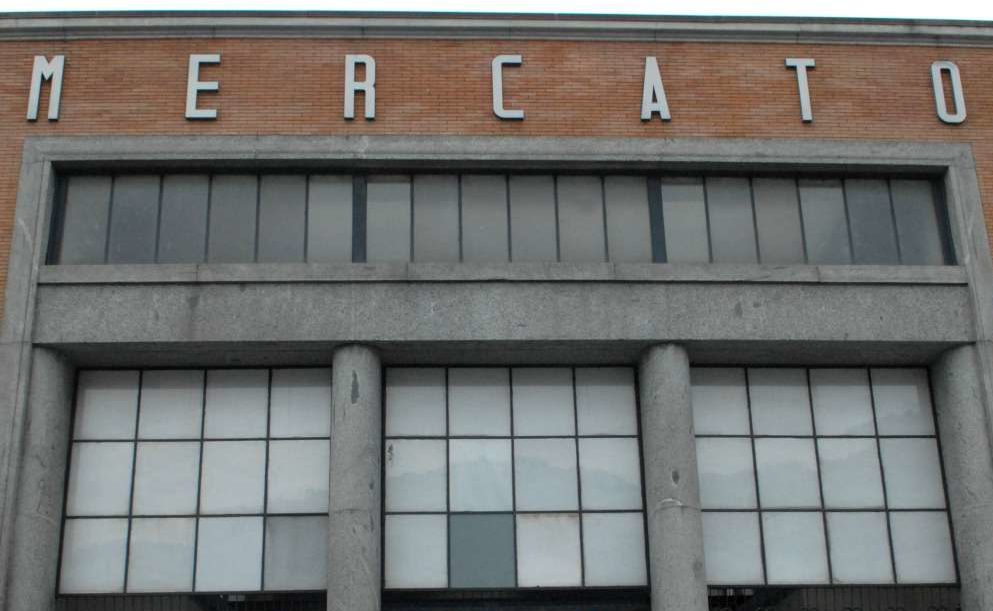 Confesercenti attacca il Comune. A rischio i parcheggi del Mercato Coperto per la futura pista ciclabile