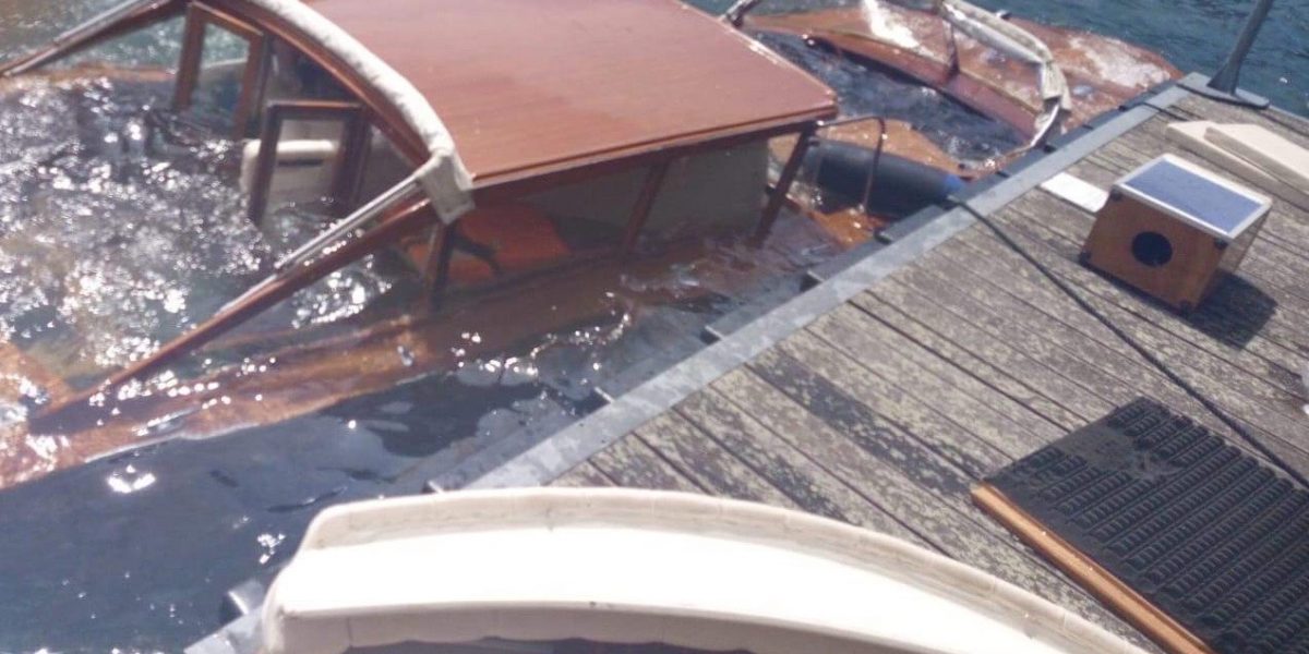 Affonda taxi boat: salvi il pilota e i turisti a bordo