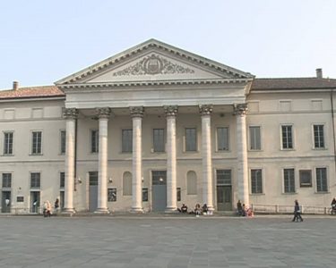 Lite tra parenti dopo la nascita dell’erede: in ospedale arriva la polizia