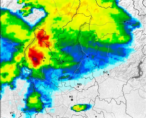 Nubifragio nella notte con vento e forte pioggia. Le precipitazioni più intense in Brianza