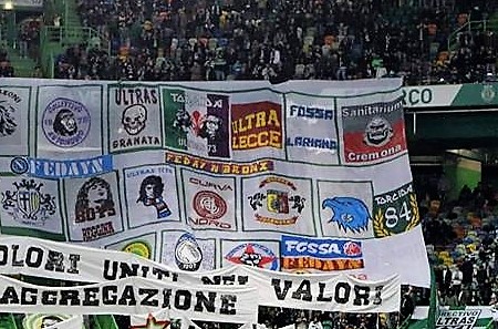 L’omaggio dei tifosi dello Sporting Lisbona alla Fossa Lariana
