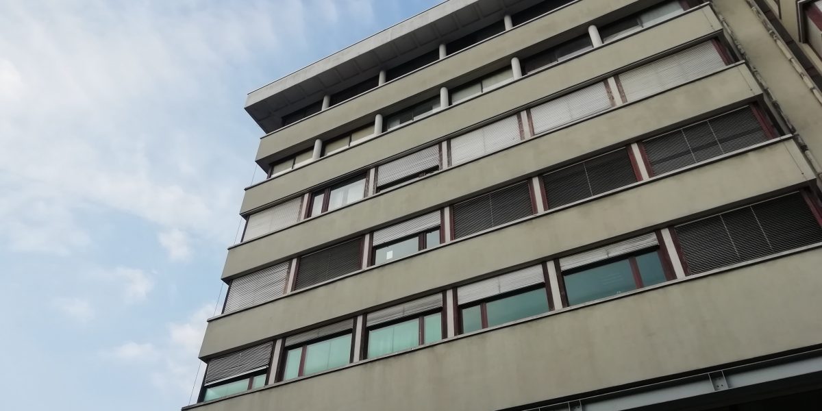 Giovane molestata e chiusa in una doccia: imputati faranno lavori di pubblica utilità