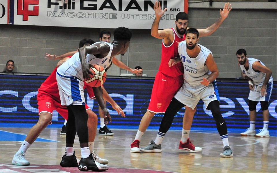Pallacanestro Cantù: venerdì sera la presentazione in piazza Garibaldi