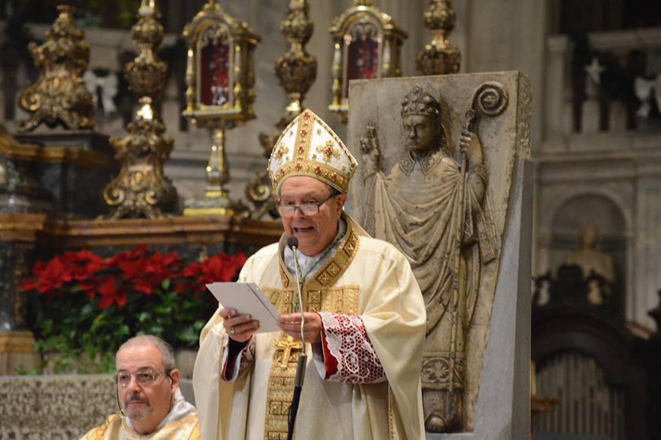 Natale 2016, il vescovo alla messa di mezzanotte: “Una luce nuova vince le tenebre del cuore”