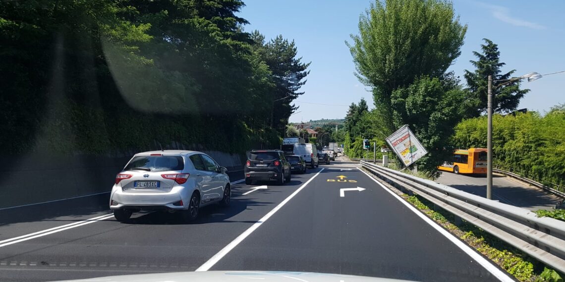 Cantieri e disagi in città, nuove code in via Oltrecolle