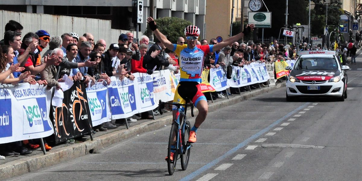 Ciclismo: il bergamasco Brioni vince la gara Juniores di Cantù. Galimberti campione provinciale