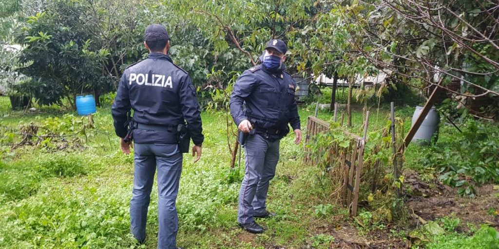 Droga e armi nel terreno del Comune di Como