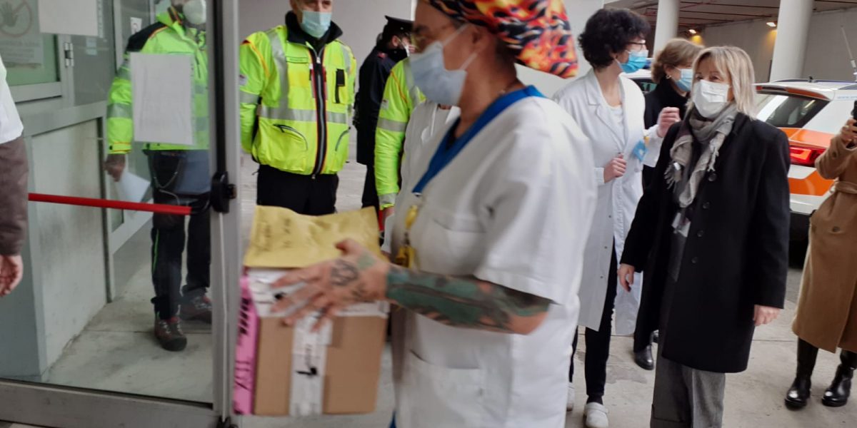 Campagna vaccinale contro il Covid, tutte le tappe e le foto