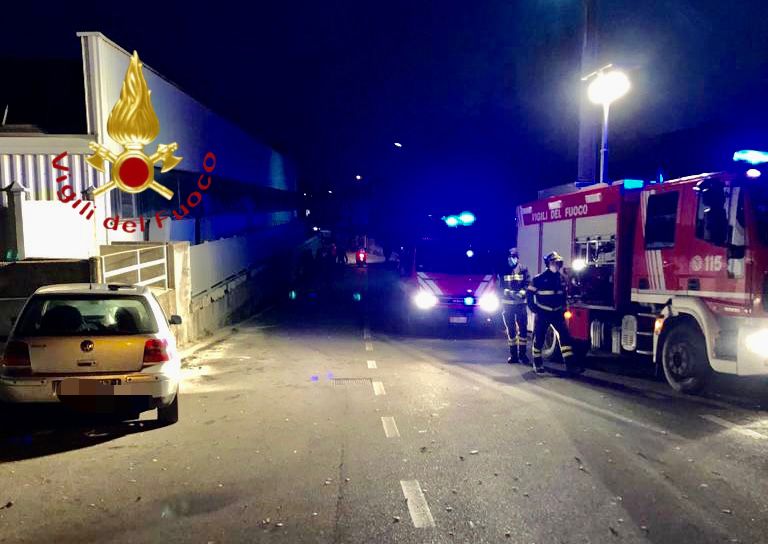 Con l’auto contro un muro: 20enne ferito in un incidente ad Albavilla