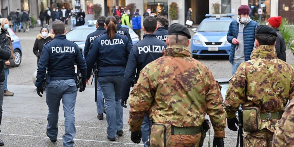 Ragazzo ferito in piazza Volta a Como: arrivano polizia ed esercito