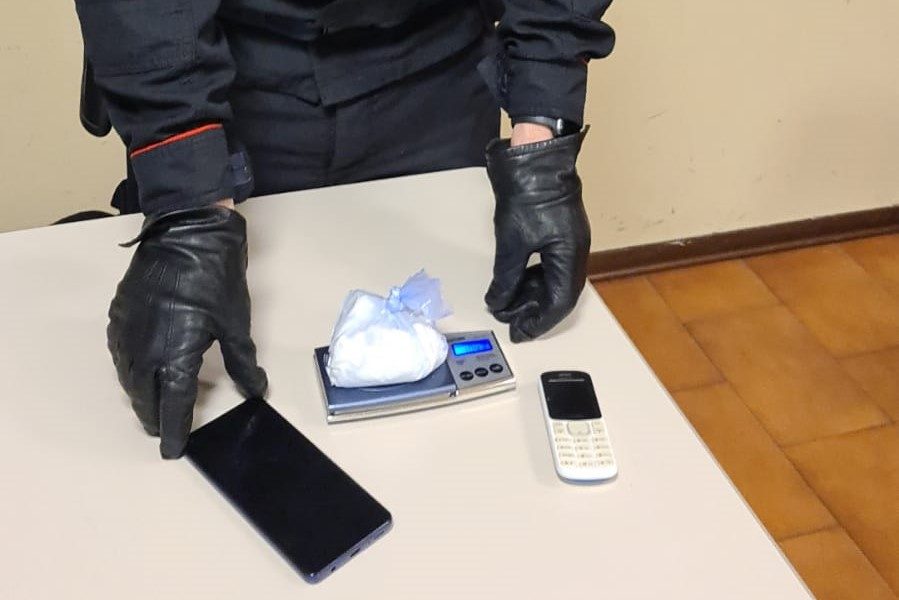 Intervento anti-droga dei carabinieri nel Parco Pineta: arrestato un 23enne