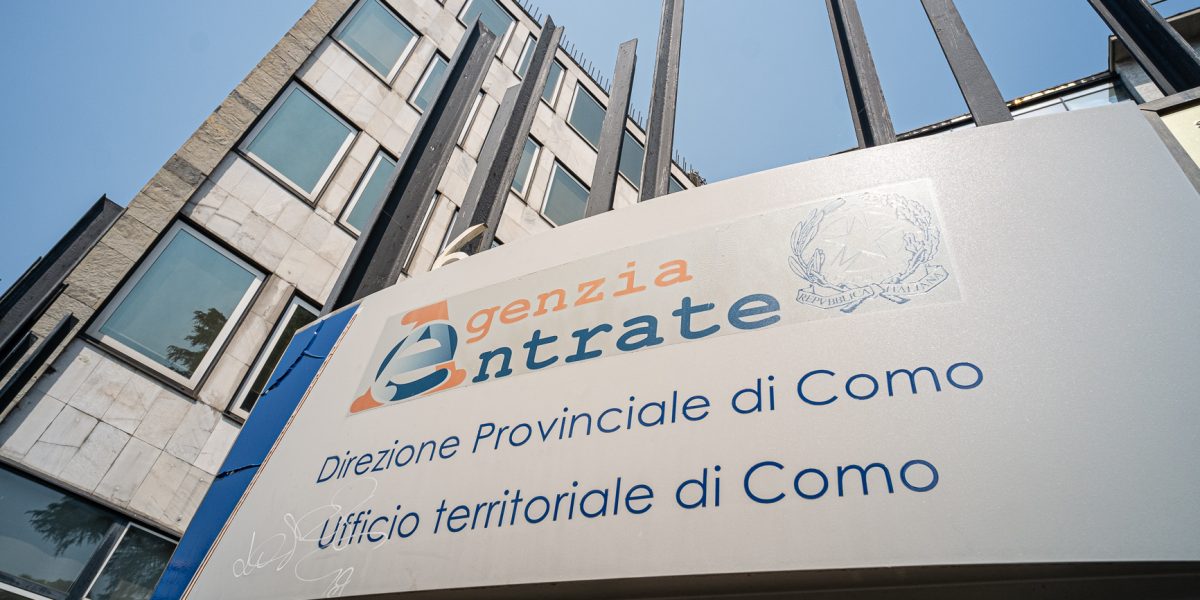 Mazzette all’Agenzia delle Entrate, un altro patteggiamento