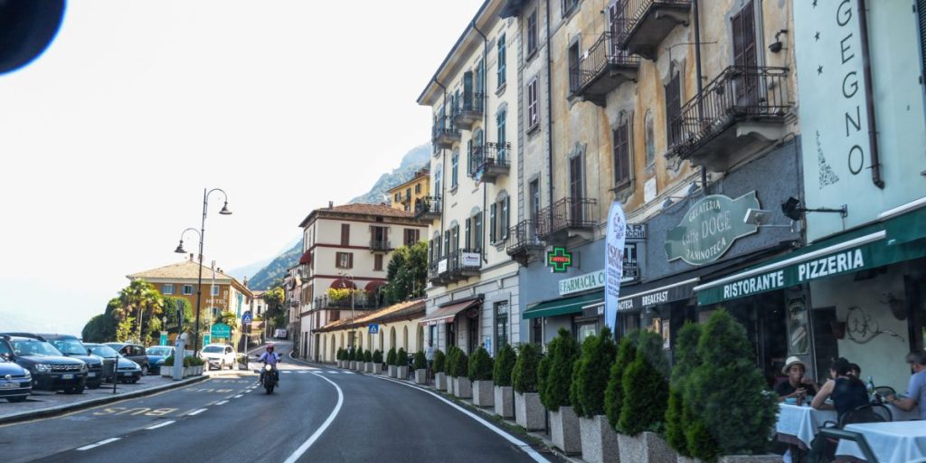 Netflix, il set di Murder Mystery ritorna ad Argegno l’8 agosto