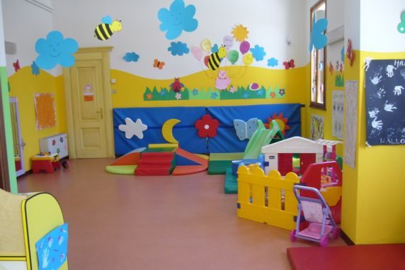 Campione, chiude l’asilo, 50 bambini dovranno “emigrare” in Canton Ticino