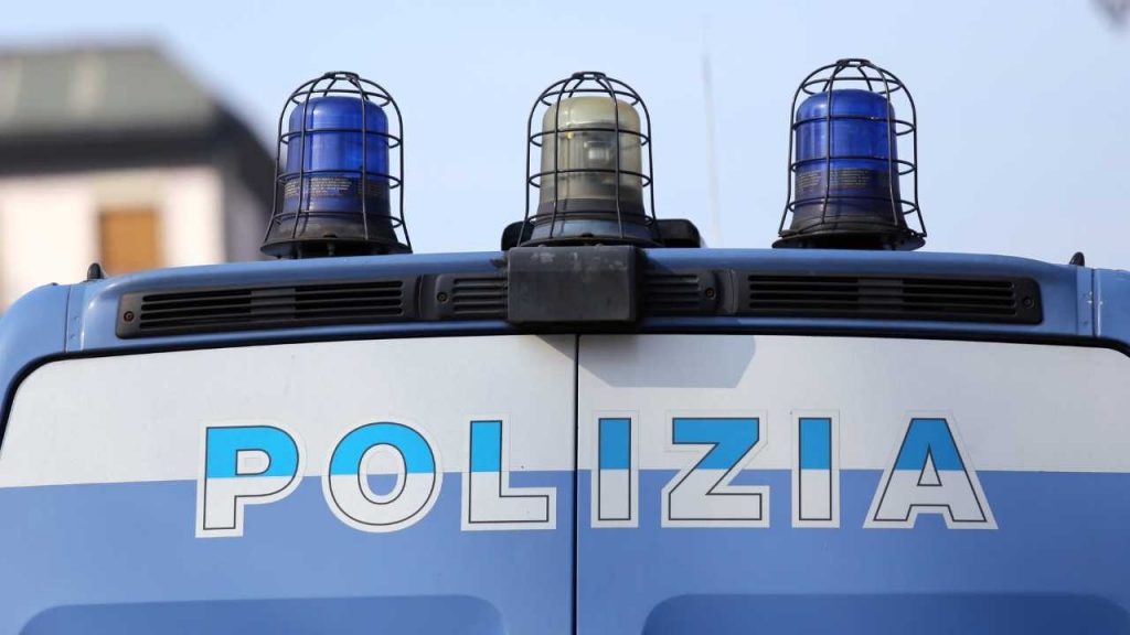 Incidente stradale sulla A9: moto contro auto, tre feriti e traffico in tilt