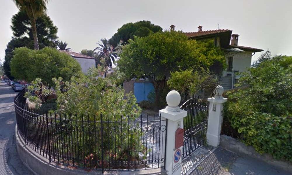 Campione d’Italia, venduta la villa al mare