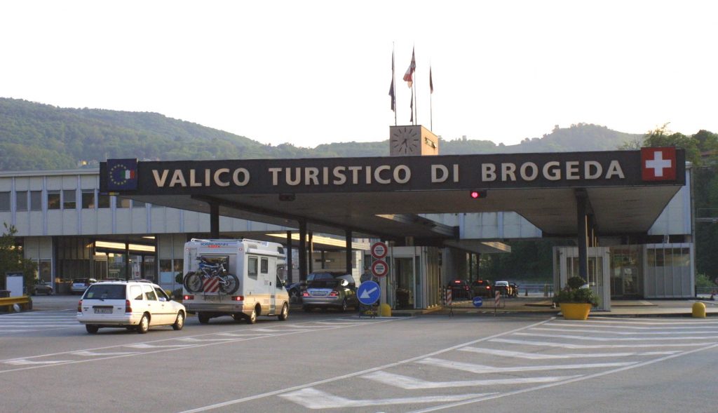 È residente a “Napli”: arrestato iraniano con passaporto falso