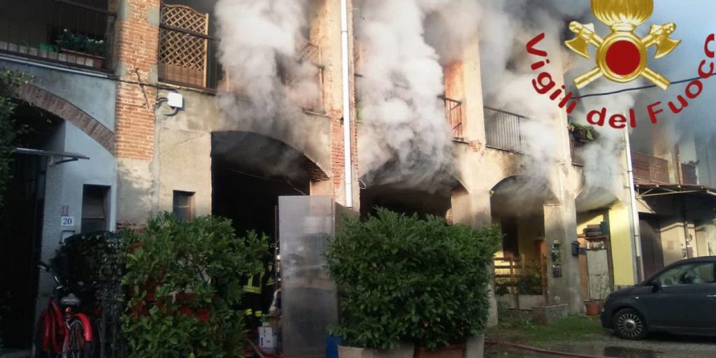 Incendio in un ristorante di Cabiate: le fiamme partite dalla cucina