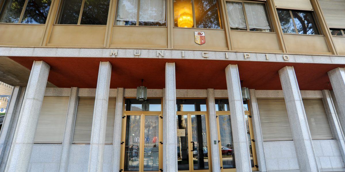 Campione d’Italia: i dipendenti mettono in mora il Comune