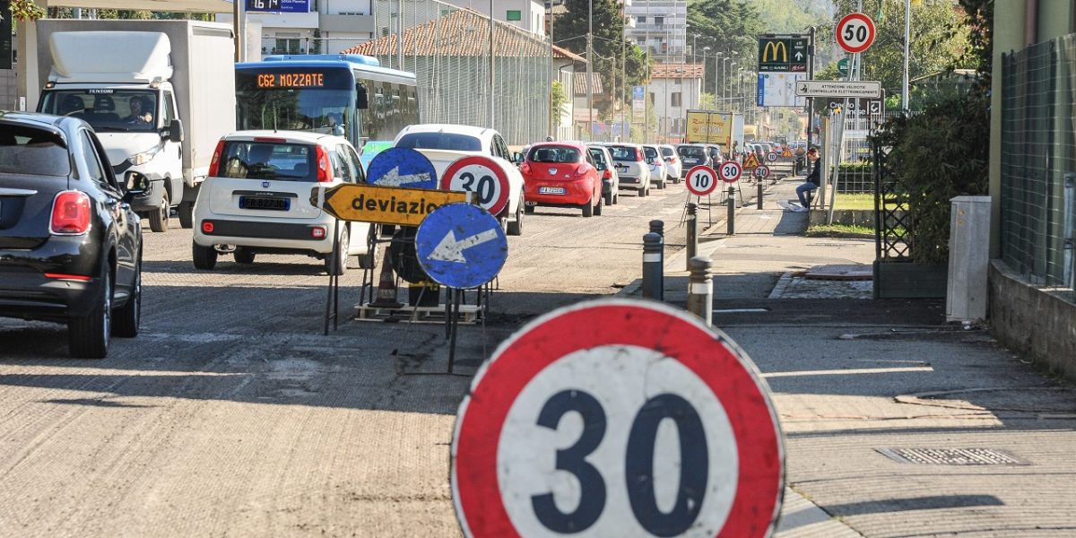 Cantieri a Como, dopo via Paoli comincia la Varesina