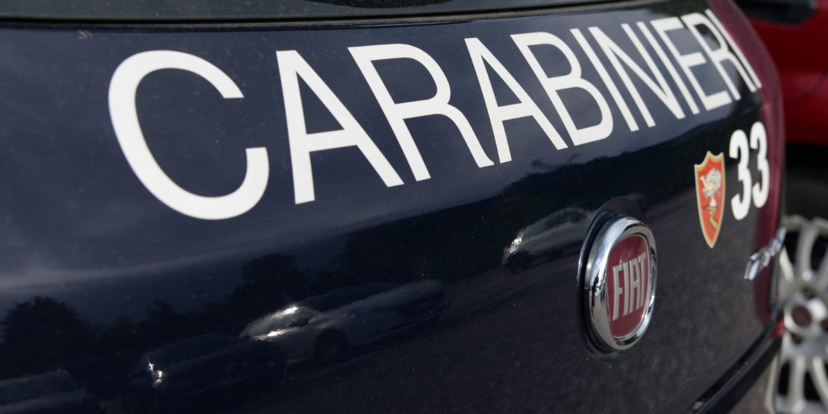 Rubano gasolio da un camion: arrestati dopo aver  sottratto 160 litri