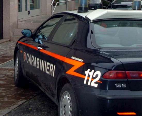 Rapinatore al Carrefour: colpo con la pistola in viale Innocenzo