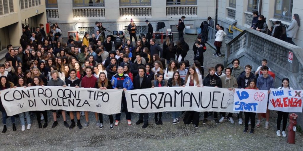 “Forza Manuel”: dal liceo Ciceri solidarietà al nuotatore ferito