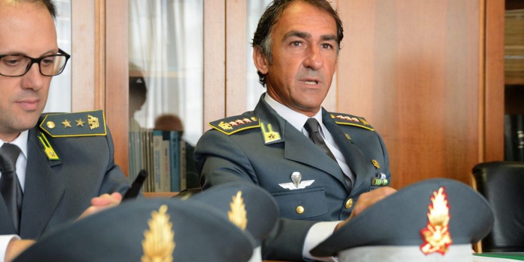 Il colonnello Catalano lascia il comando di Palazzo Terragni e la guardia di finanza: «A Como tre anni indimenticabili»