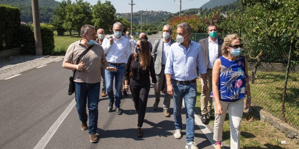 La Commissione Antimafia in visita al terreno confiscato di Caslino d’Erba